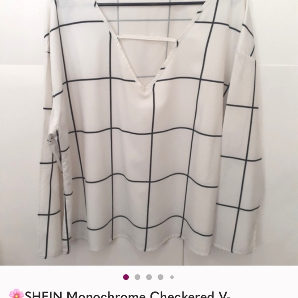 🌸SHEIN Monochrome Checkered V-Neck Blouse